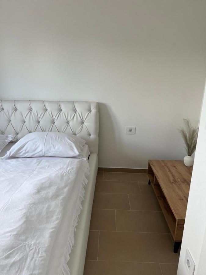 Modern Home Ula 브르토니글라 외부 사진