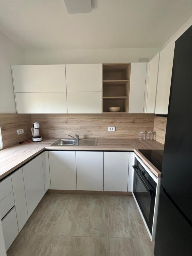 Modern Home Ula 브르토니글라 외부 사진