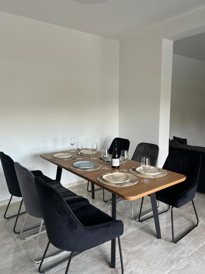 Modern Home Ula 브르토니글라 외부 사진