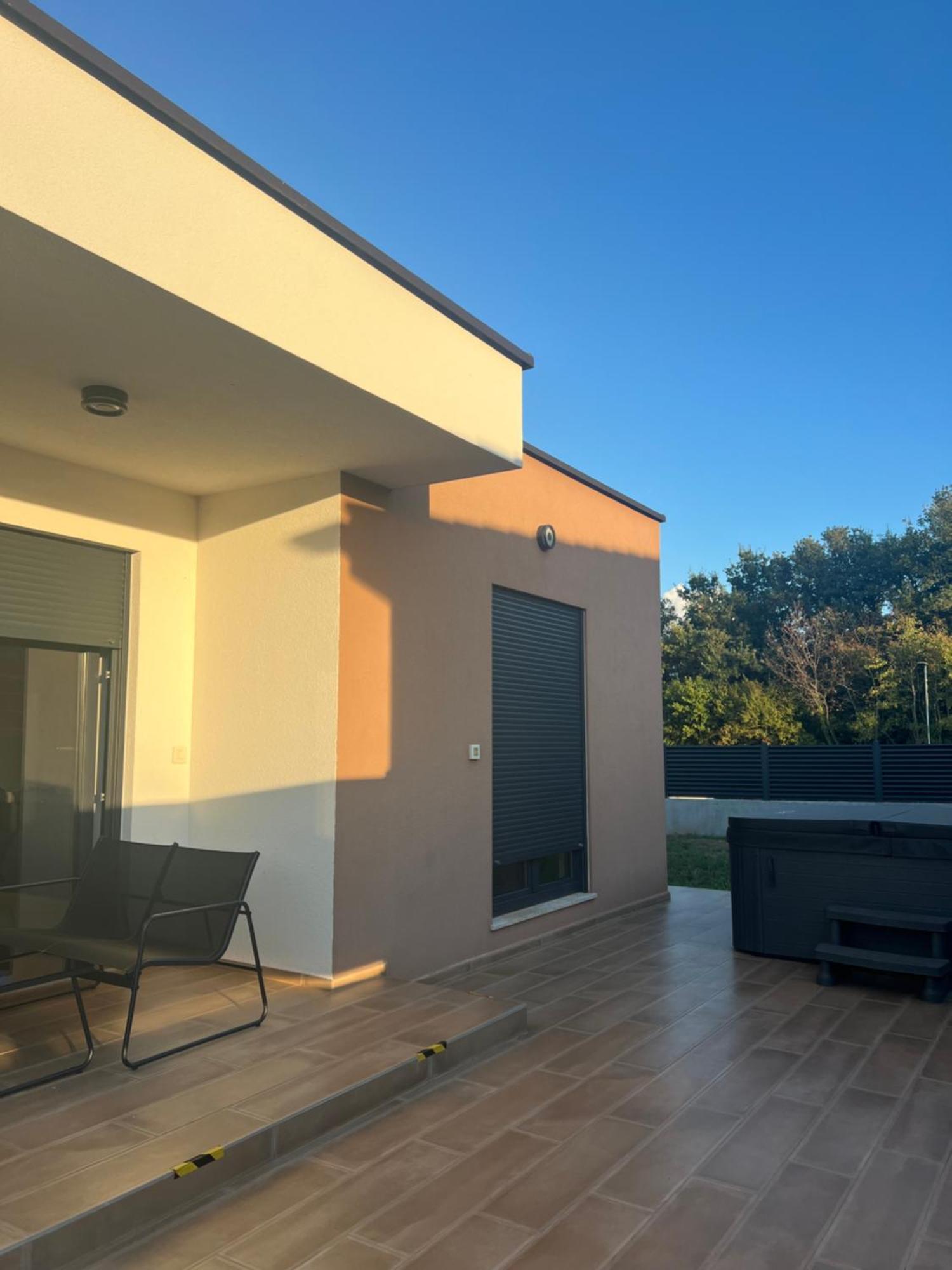 Modern Home Ula 브르토니글라 외부 사진